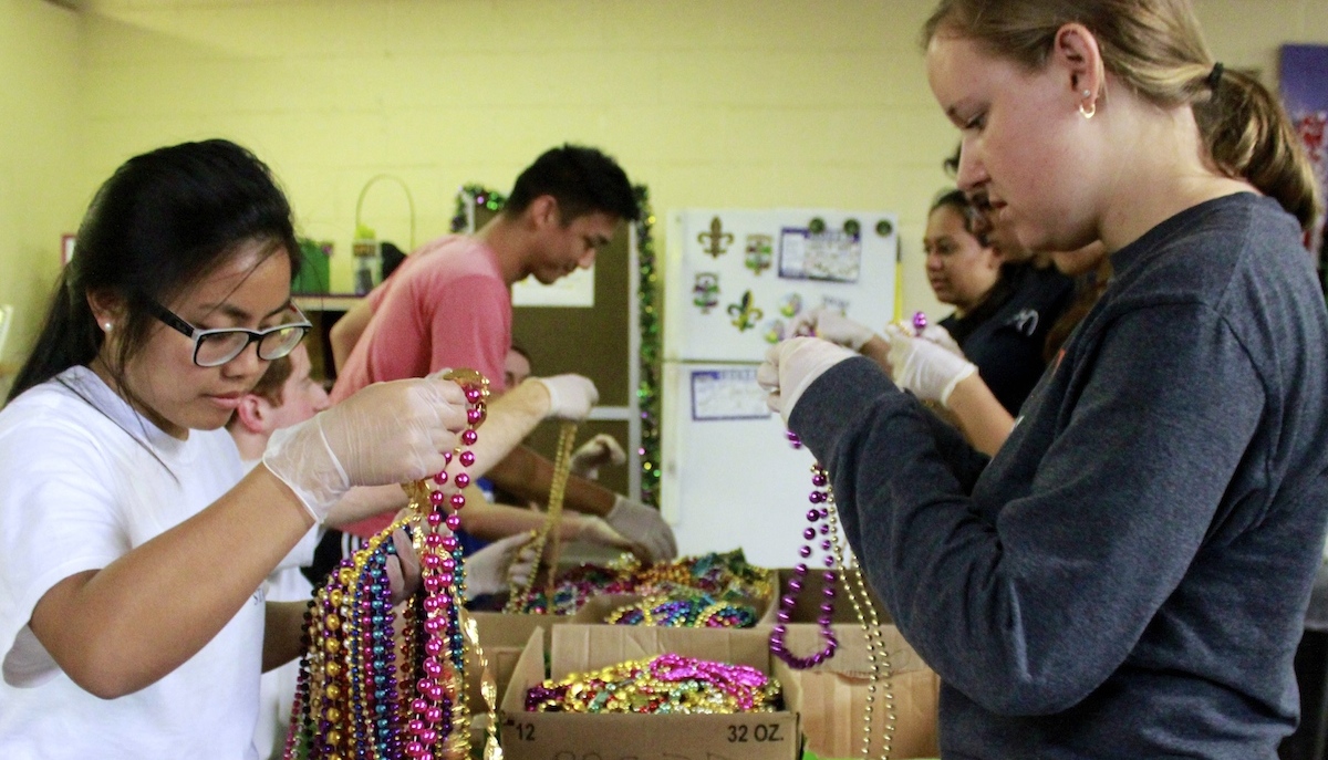 ross volunteers mardi gras